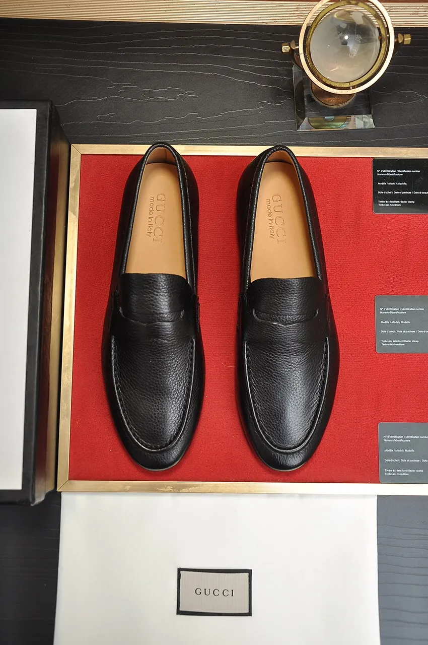 Men's shoes 💰520💶【GUCCI】 (High-end Niuli) New 🍀Gucci* - top version Gucci Peas shoes! Made of imported original cowhide, the inner top layer is comfortable cowhide lining! Original wear-resistant rubber outsole! High quality products! Code number 38-44!